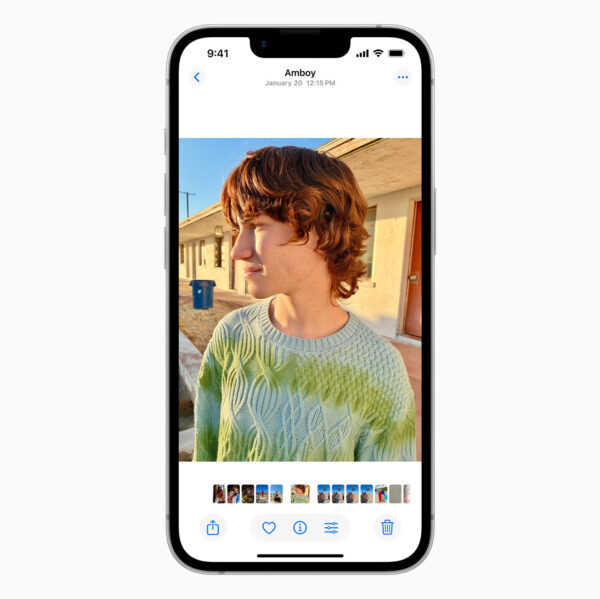 iPhone 16e - Image 3